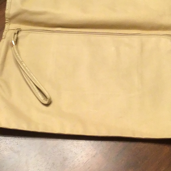 Vintage tan canvas clutch w bow - Picture 5 of 6
